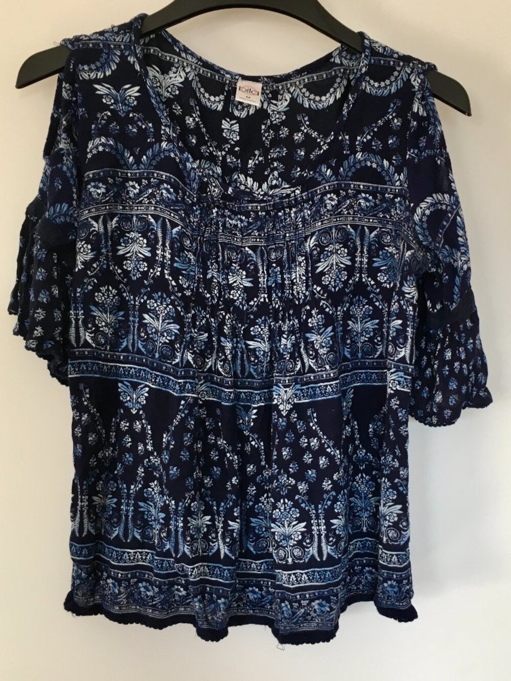 Bila Navy Blue Floral Open Shoulder Bell Short Sleeve Crochet Trim  Rayon Top M